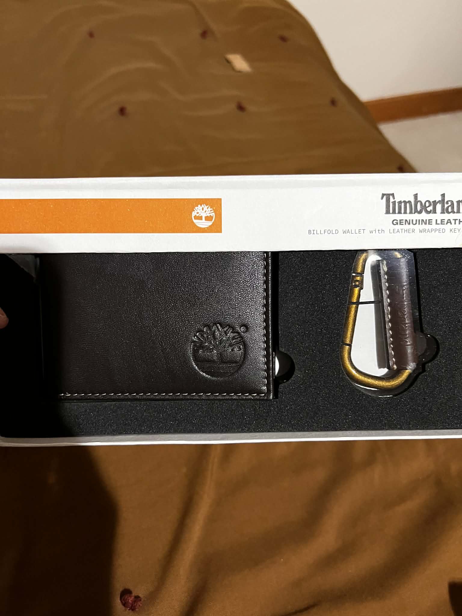 New Leather brown Wallet W/Key Fob Holder