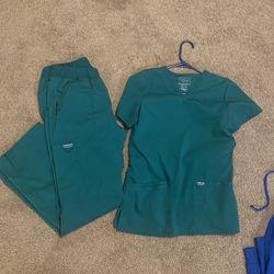 Cherokee Women Scrubs Set