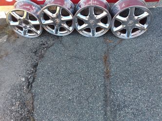 17 six lugs like new. Fit. Any. Gmc
