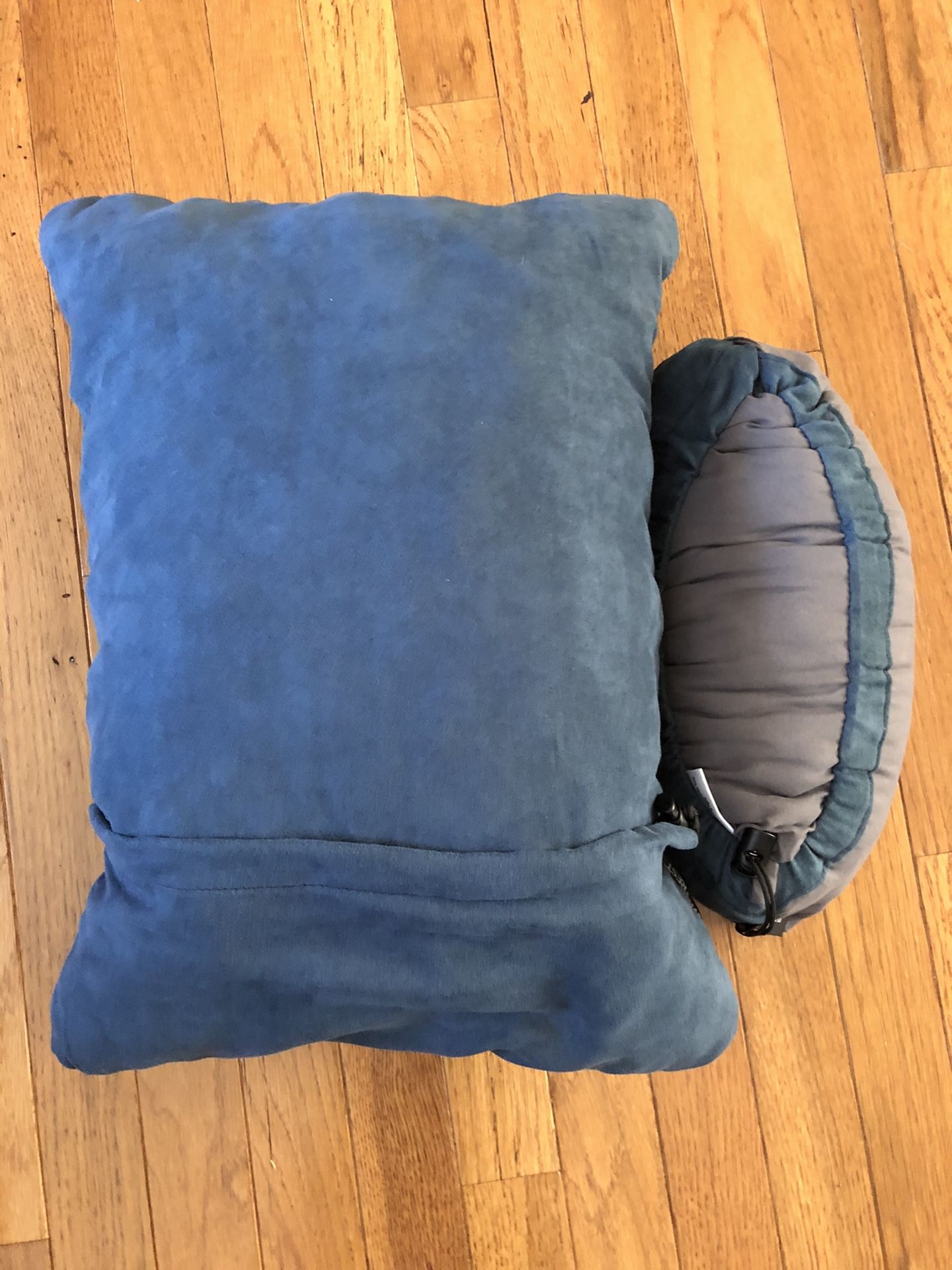 Therm-a-rest compressible travel pillow