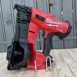 Milwaukee M18 FUEL 18-Volt Lithium-lon Brushless Cordless Coil Roofing Nailer (Tool Only