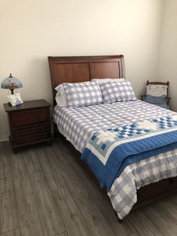 Very Nice Full Size Bed With Mattress And Nightstand