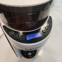 Like New BABY BREZZA  2024 Formula Pro Advanced Formula Dispenser 2-10oz With 3 Temperature Setting