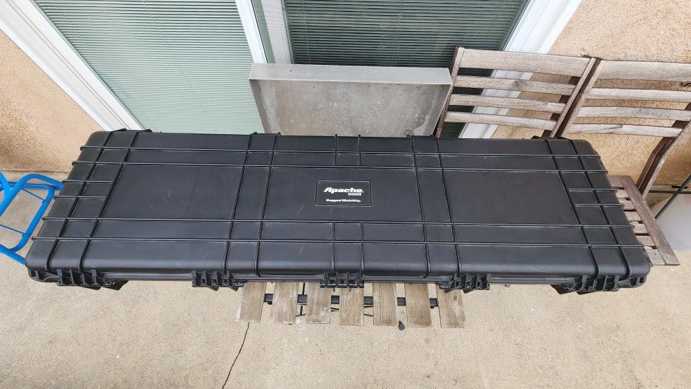 Apache 9800 Weatherproof Protective Rifle Case