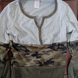 No Boundaries Size Xs Camo Women's Long Sleeve Shirt