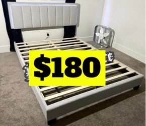 Queen bedframe