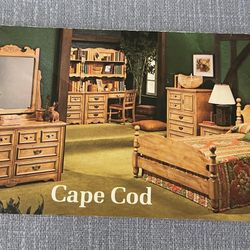 Cape Cod Bedroom Set (Young Hinkle)