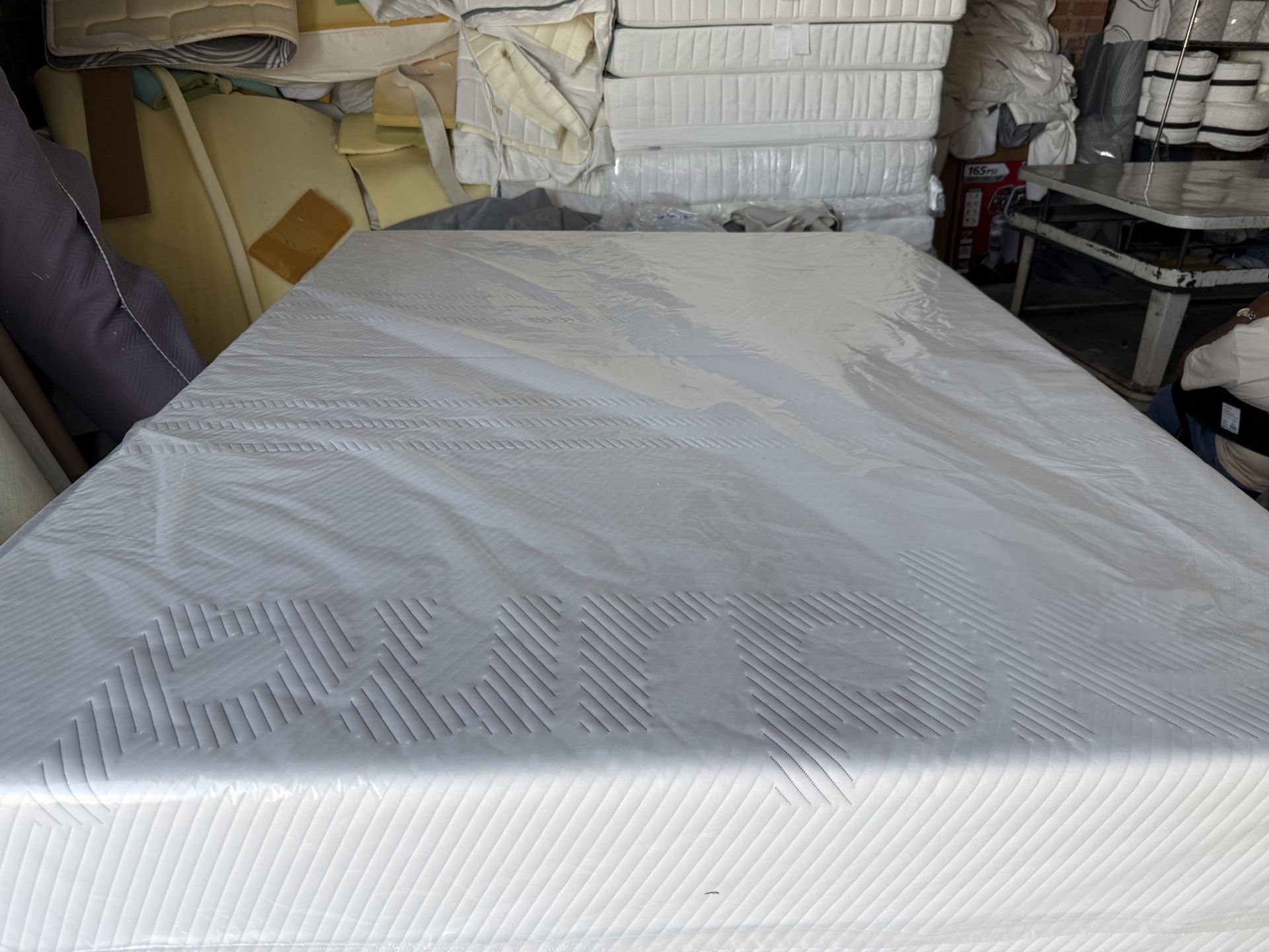 Purple mattress Brand New ‼️‼️‼️‼️💯 King/cali king $550 ❌ $650 with box spring Queen size $450 ❌ $520 with box spring Full size $400 ❌ $460 with