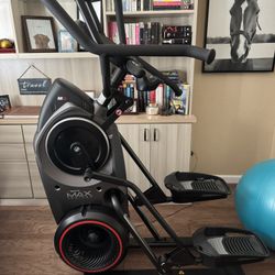 Bowflex Max Trainer M8