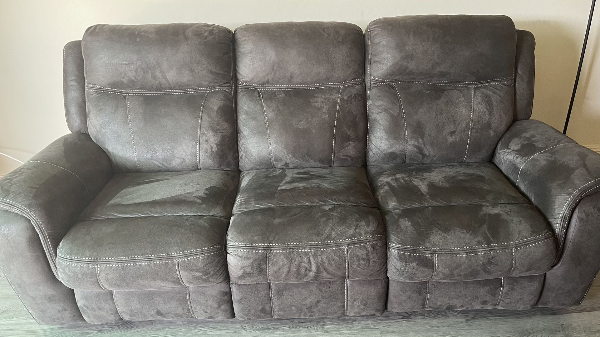 3 Seat Reclainer Sofa 