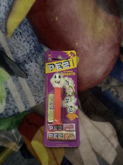 Pez Glowing Ghost In Old Packaging 