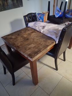 5 piece dinette free fcfs