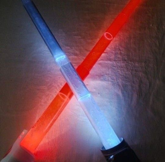 LOT OF 2 VINTAGE STAR WARS LIGHT SABERS WITH REMOVABLE MINI-SABERS!ππ€― FULLY OPERATIONAL! MINT CONDITION! Please Read Description.