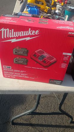 Milwaukee 8ah batteries with rapid charger