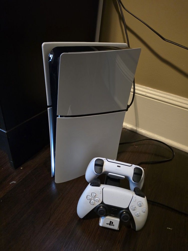 825gb Ps5 **like New Condition**
