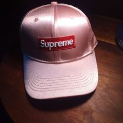 Louis vuitton hotsell supreme hat price