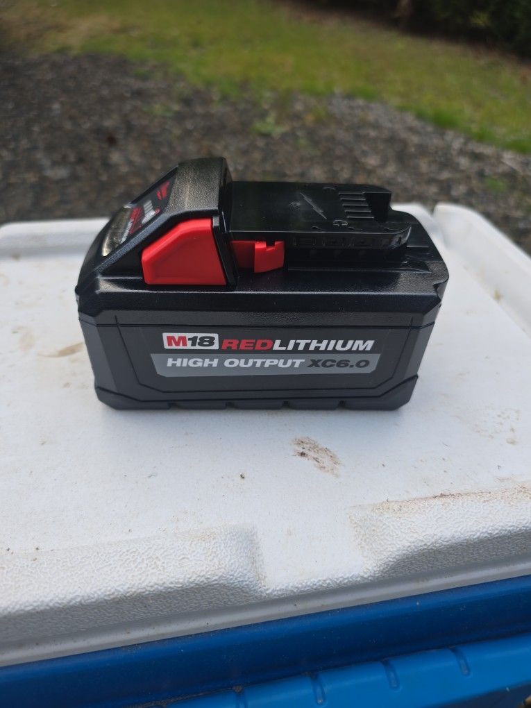 MILWAUKEE M18 HIGH OUTPUT BATTERY
