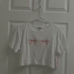 Brand New White Crop Tee With Now Design Size XL Juniors 