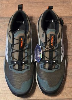 Adidas  Terrex Skychaser Hiking Shoes Size 9.5 $80