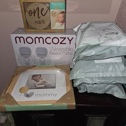 Momcozy breast pump and milk bags