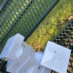Airpods Airpods Airpods !