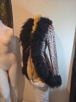 Black Fuzzy Trim Leopard Print Jacket x-small !!!!boots extra