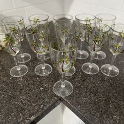 11 Palm Tree Wine Glasses (plastic)