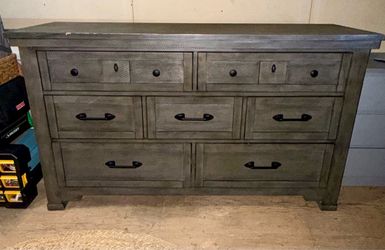 Gray Wood 7-Drawer Dresser