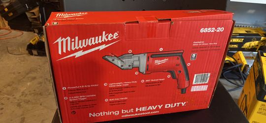 Milwaukee 6.8 Amp 18-Gauge Shear