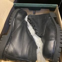 Work Shoes Size 9