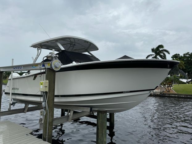 2019 Blackfin 272 CC