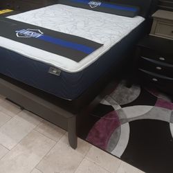 *Columbus Day Now*---Emily Black Mature Bed And Dresser/Mirror Sets---Starting At $599---Delivery And Easy Financing Available 👍 