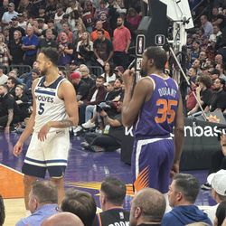 2 tickets - VIP CLUB ACCESS! Suns Vs. Thunder