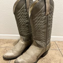 Women’s Wrangler Size 6 Leather Boots