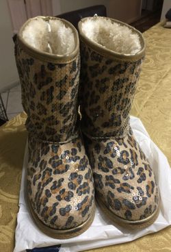 Boots For Little Girl In Great Shape Size 4. Nordstrom Rack Brand..