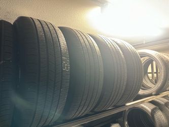 SET OF TIRE 255 60 18 GOODYEAR 85% LIFE