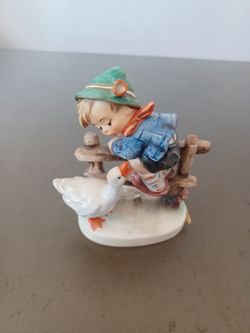 Goebel-Hummel Barnyard Hero