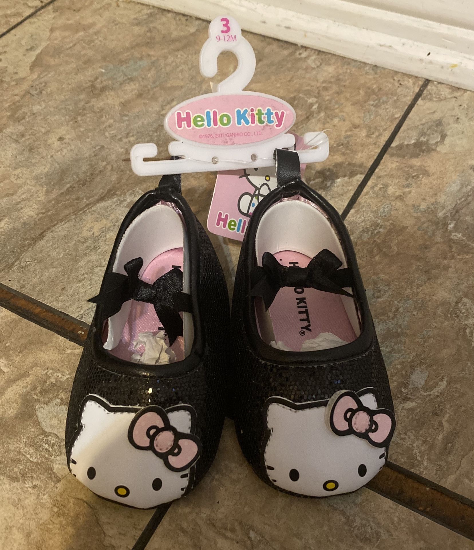 Hello Kitty Girls Crib Shoes Size 3/9-12 M