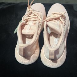 Reebok,New ,light Pink Size 9