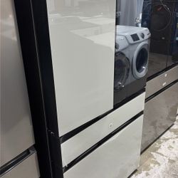 White Family Hub Samsung Bespoke 