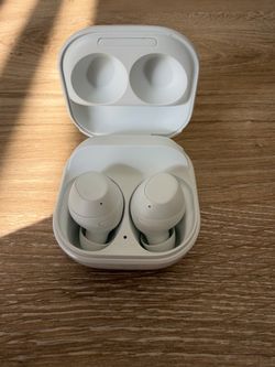 Samsung Galaxy Buds FE Wireless Earbuds – White