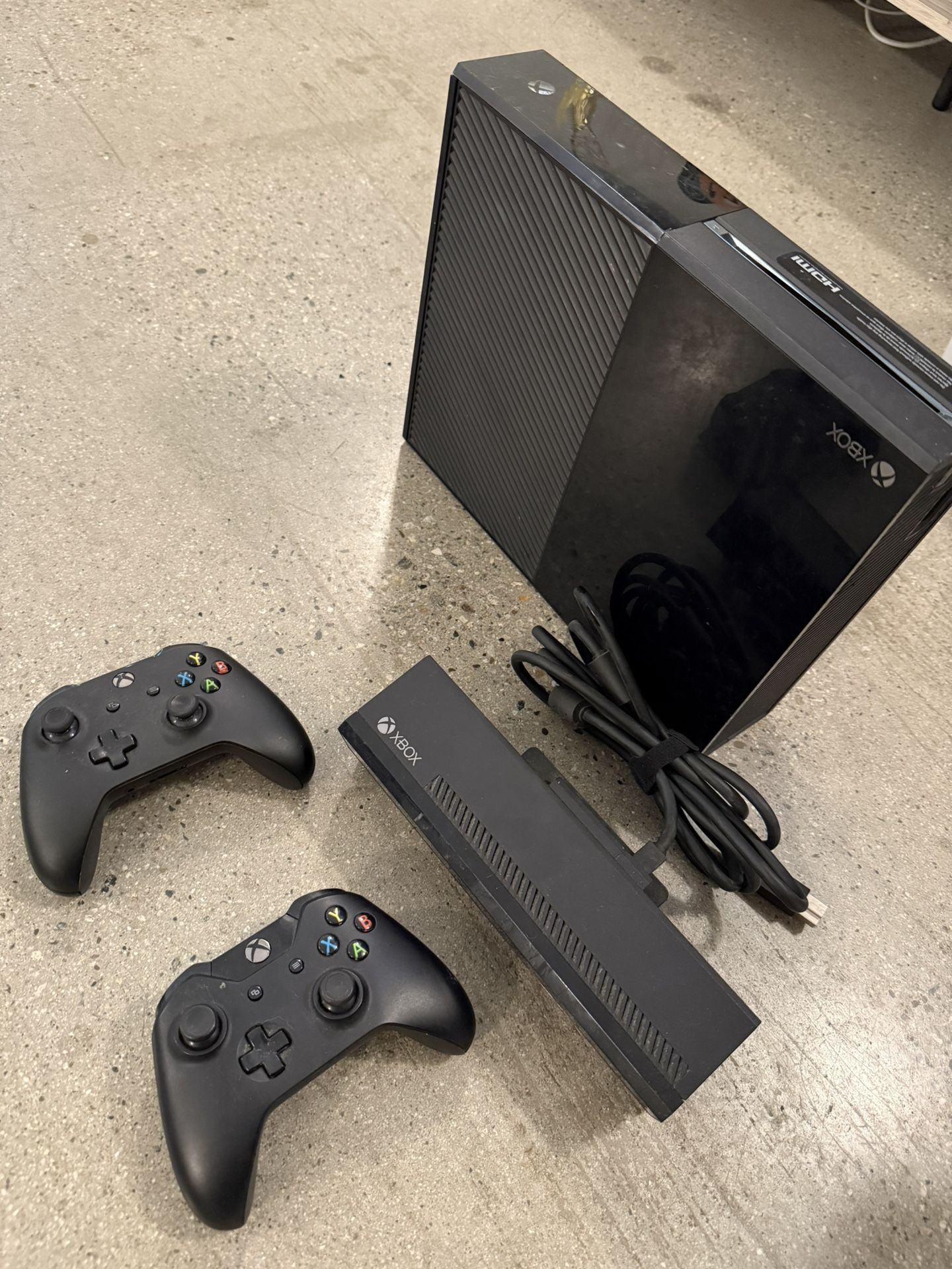 Original Xbox One Console, 2 Controllers, And Xbox Kinect