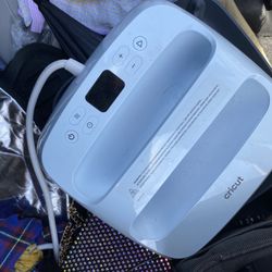 9”x 9” Cricut Heat Press + Cricut Joy