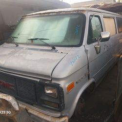 1995 GMC  G1500 van for Parts