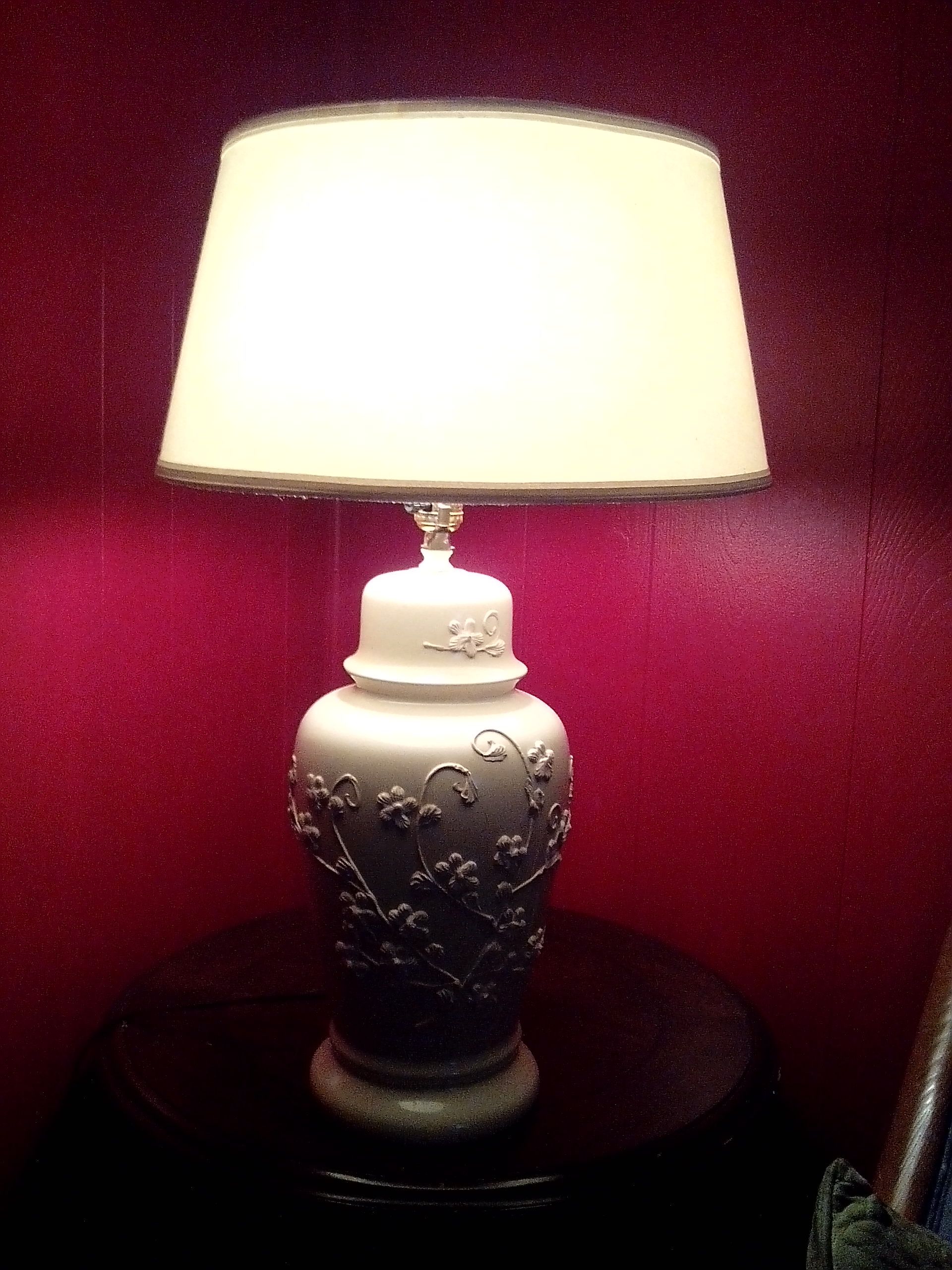 Antique style lamp