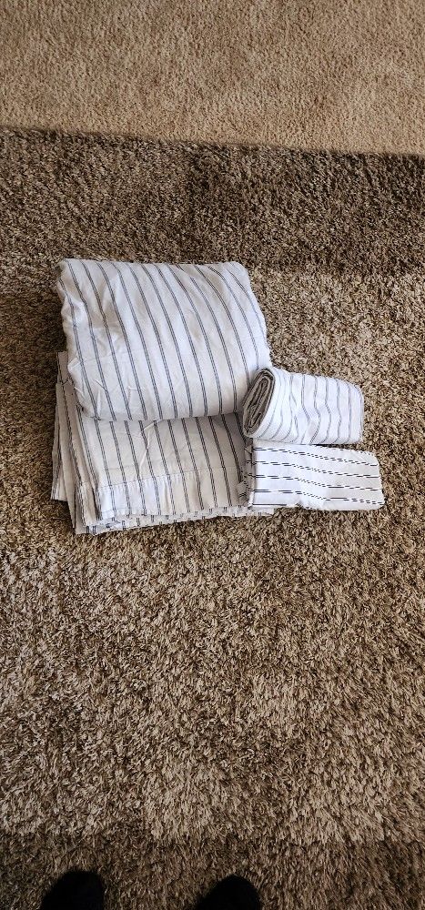 Sheet Set And 2 Pillow Cases
