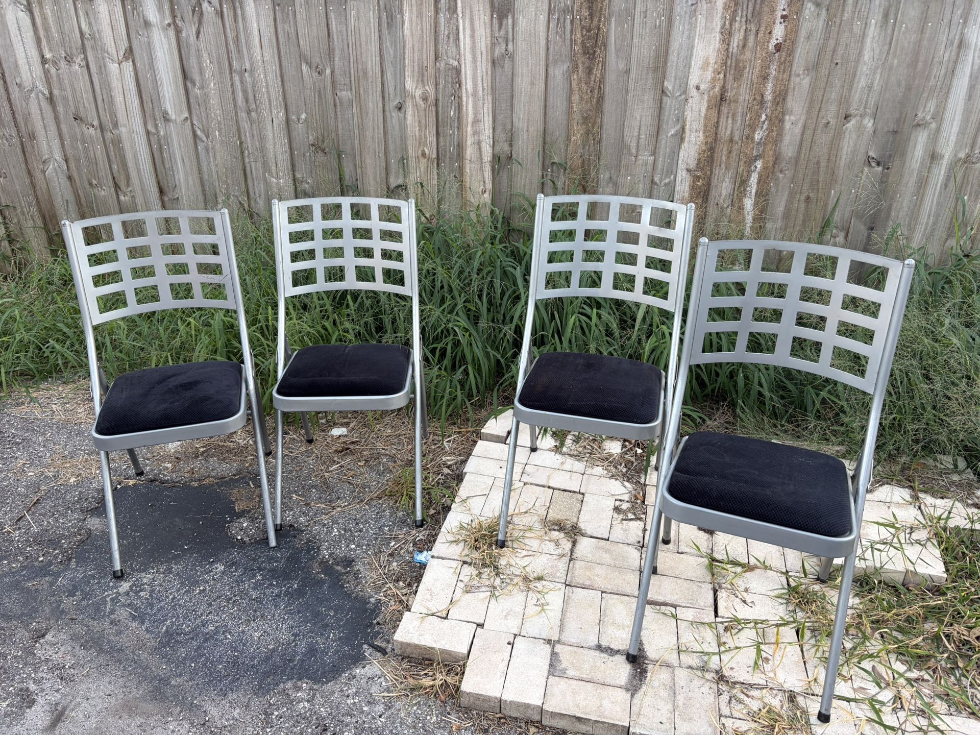 Metal Chairs With Cushions
