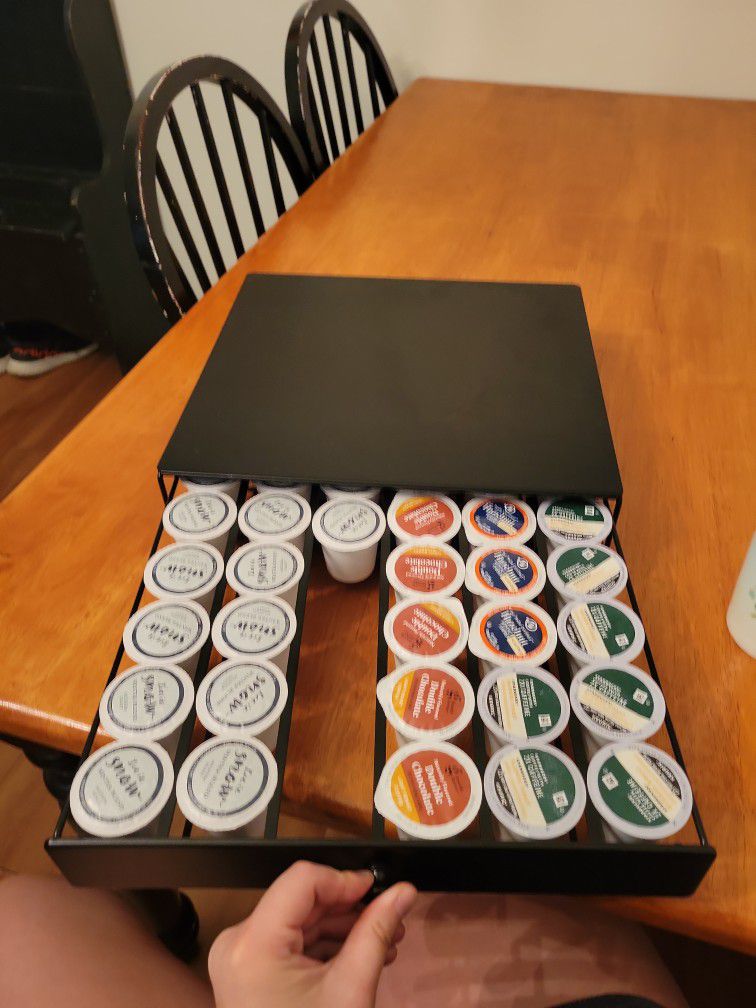K-Cup Holder & Reusable K-Cups With Scoop
