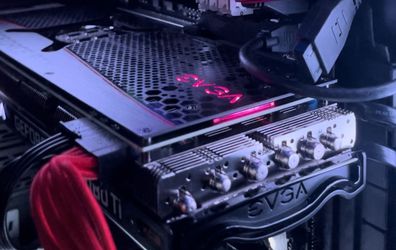 RTX 3080 Ti 12 GB EVGA FTW3 ULTRA.