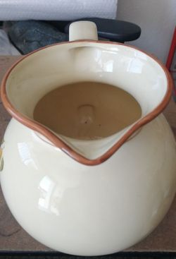 Very nice good size pot for whatever